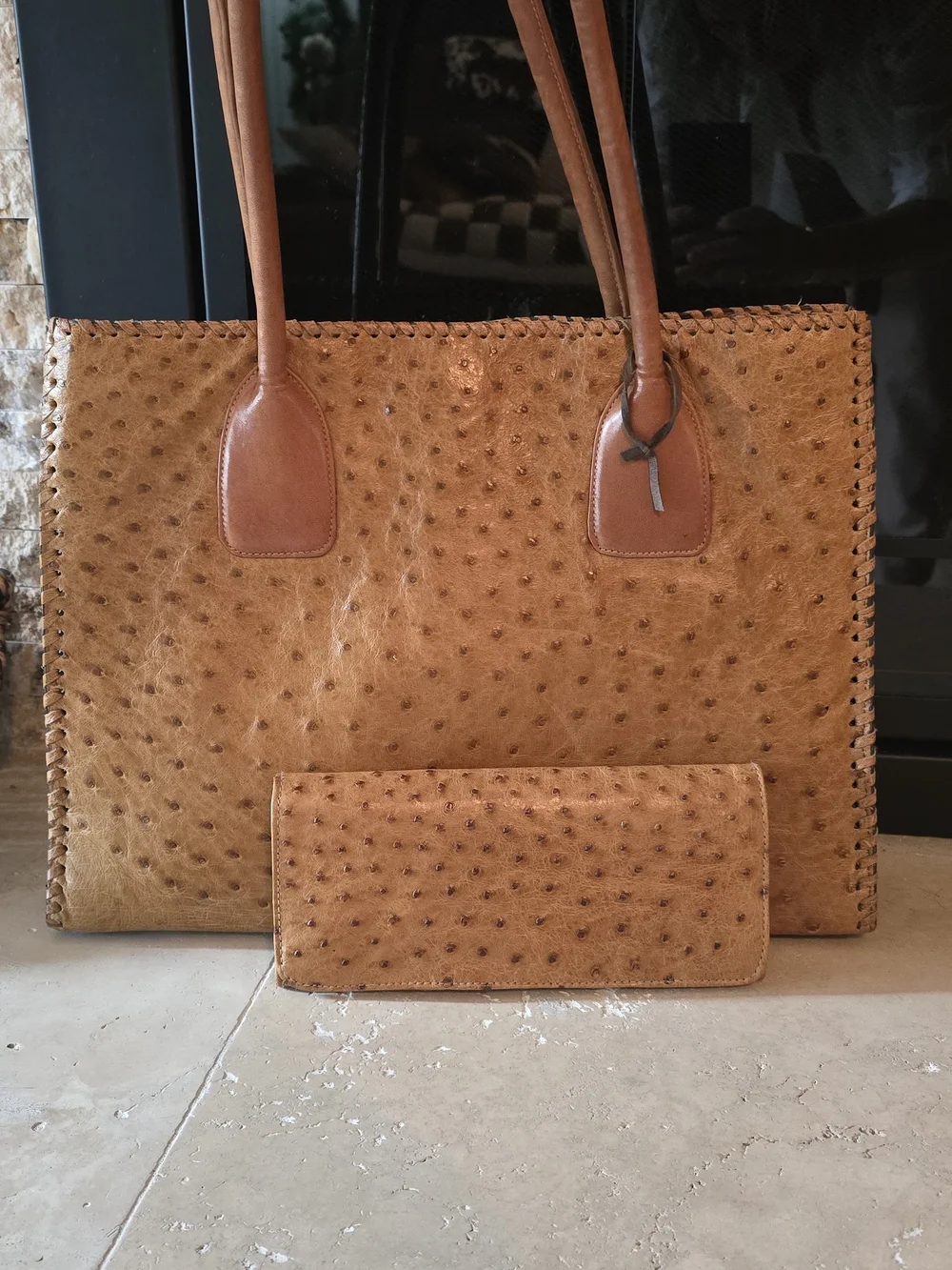 Tan Ostrich-Texture Tote with Matching Wallet – Classic Everyday Carry